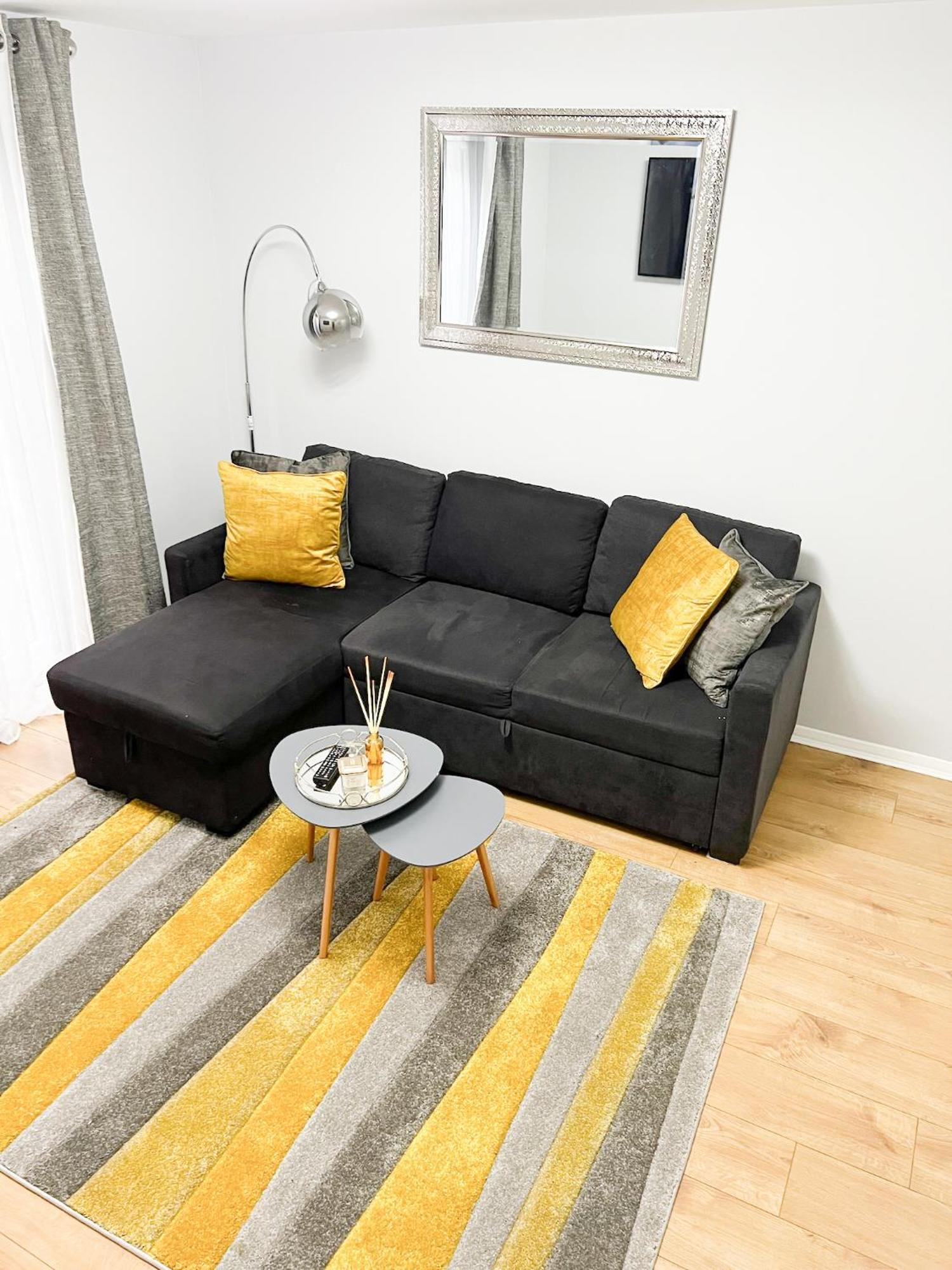 Beautiful Apartment In Beckton With Private Entrance And Garden London Eksteriør billede